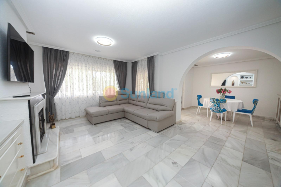 Resale - Villa - Orihuela Costa - Dehesa De Campoamor