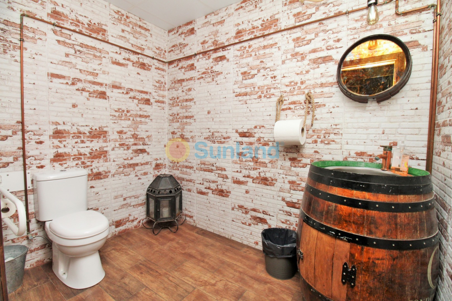 Resale - Commercial - Villamartin