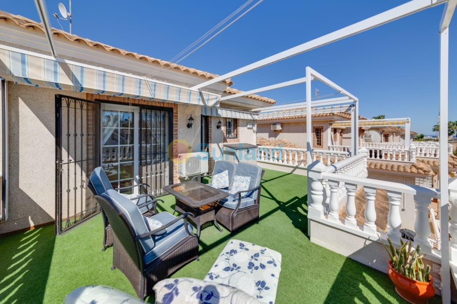 Resale - Villa - Orihuela Costa - Los Dolses