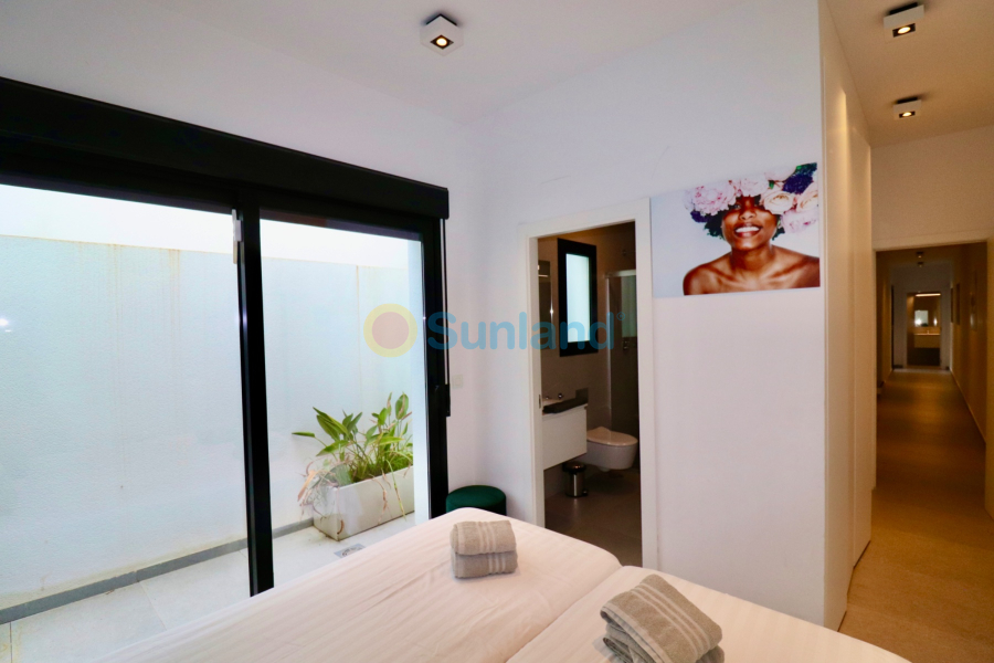 Resale - Apartment - Guardamar del Segura - 