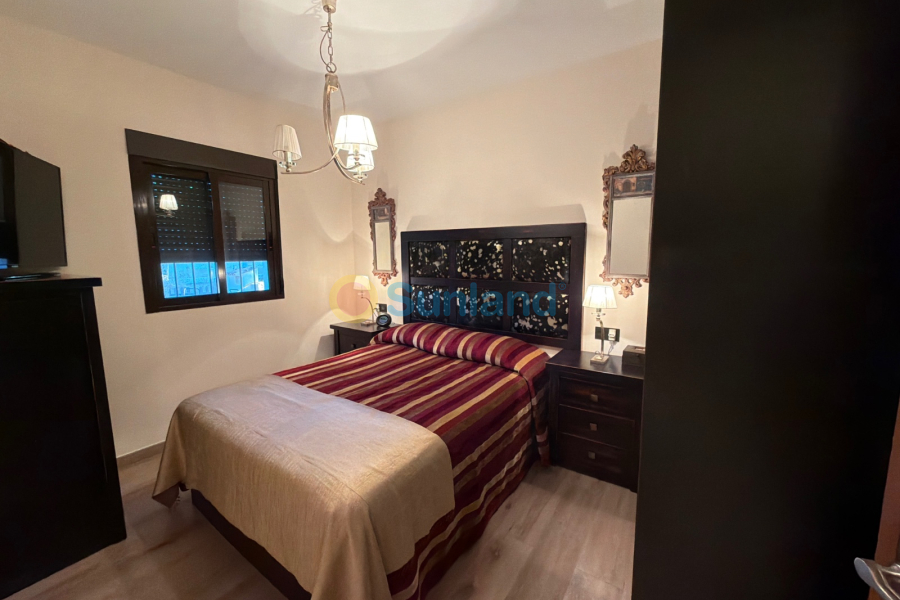 Resale - Villa - Dolores - 