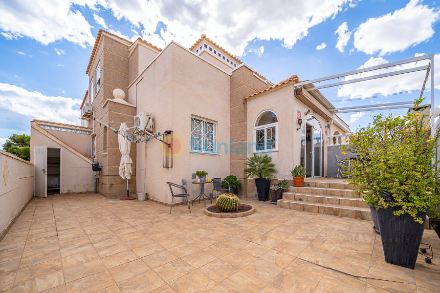 Resale - Casa de Pueblo - Torrevieja - Aguas Nuevas