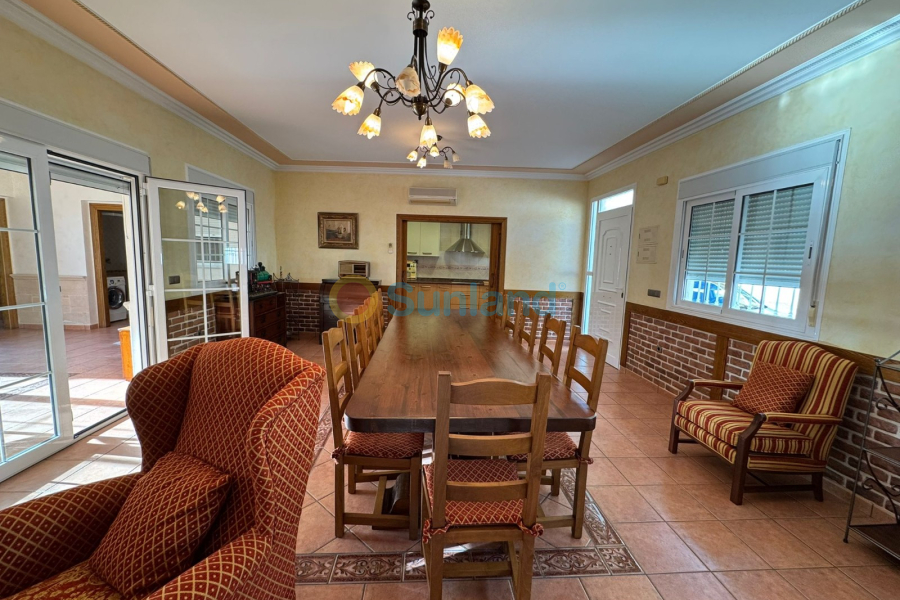 Resale - Townhouse - Los Montesinos