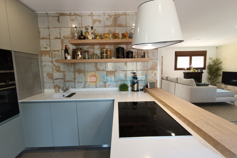Resale - Villa - Pinar De Campoverde - 