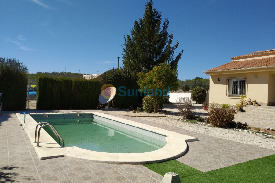 Verkauf - Country house - Millena