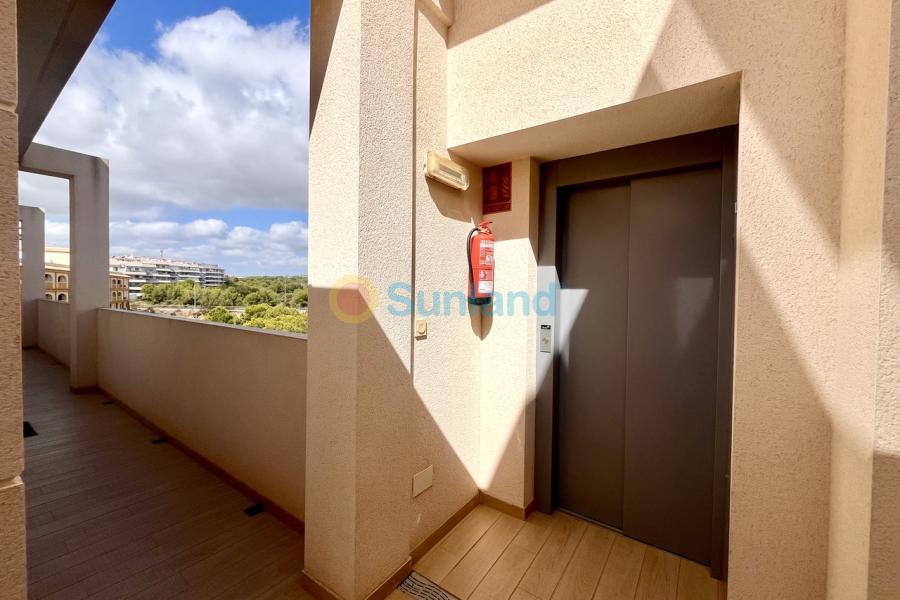 Resale - P - Los Dolses