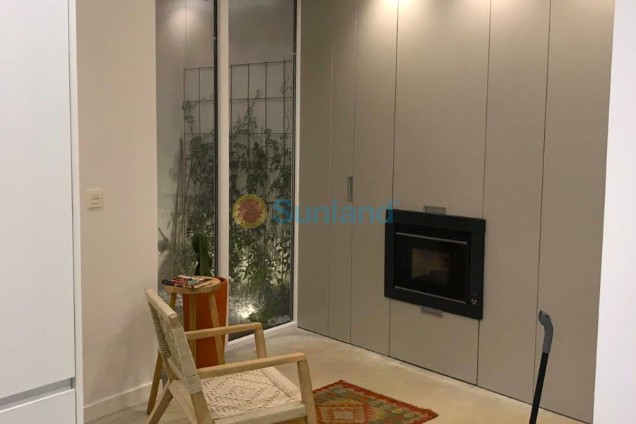 Resale - Townhouse - Alicante - Center