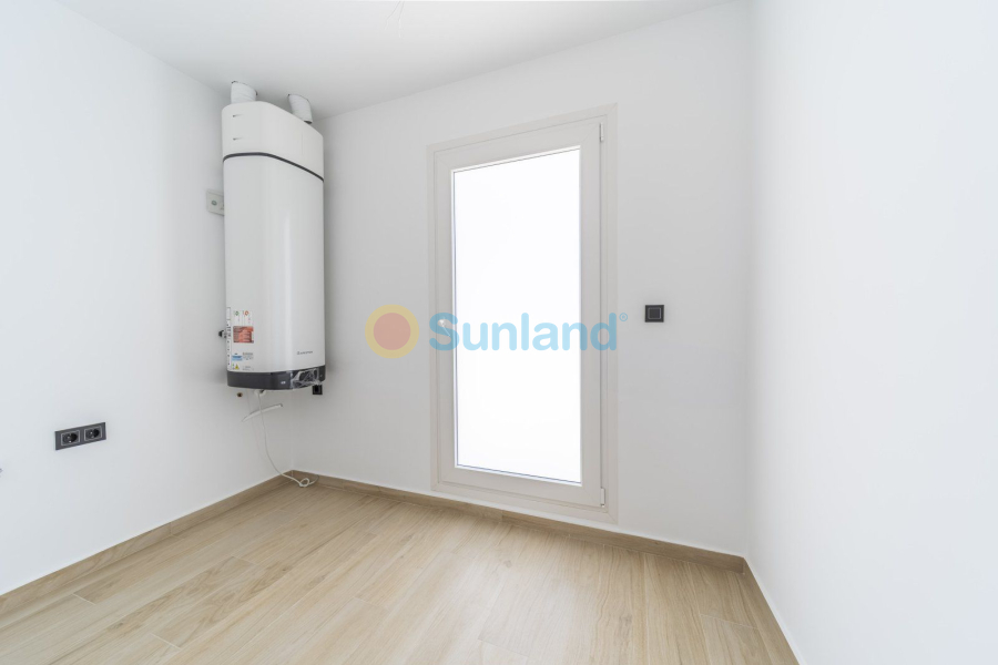 Resale - Villa - Torrevieja - Aguas Nuevas