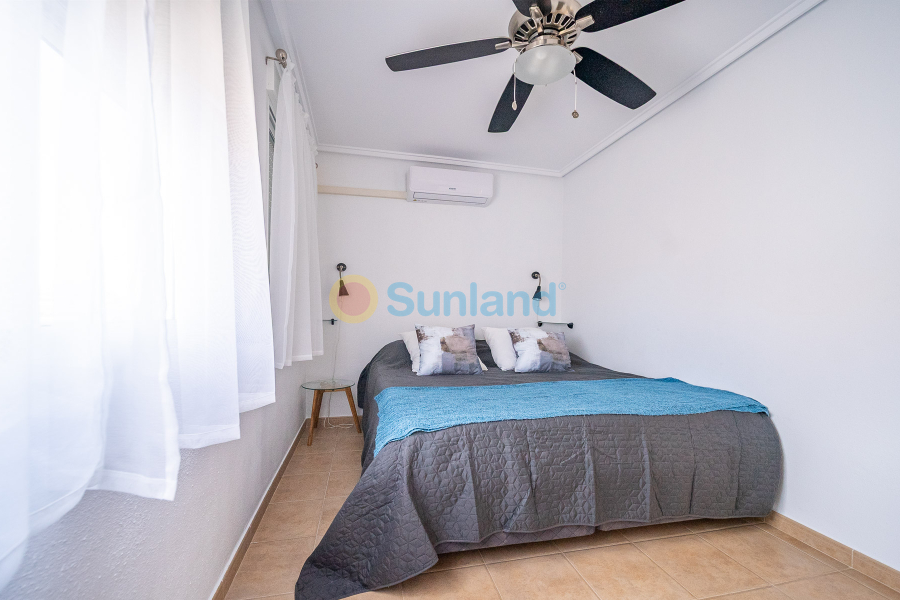 Resale - Casa de Pueblo - Torrevieja - Aguas Nuevas