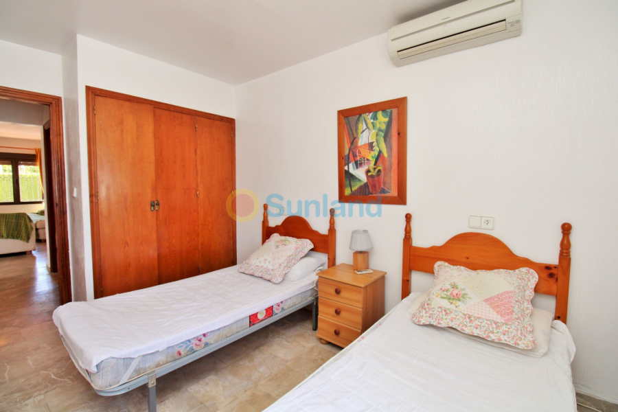 Segunda mano - Chalet - Villamartin