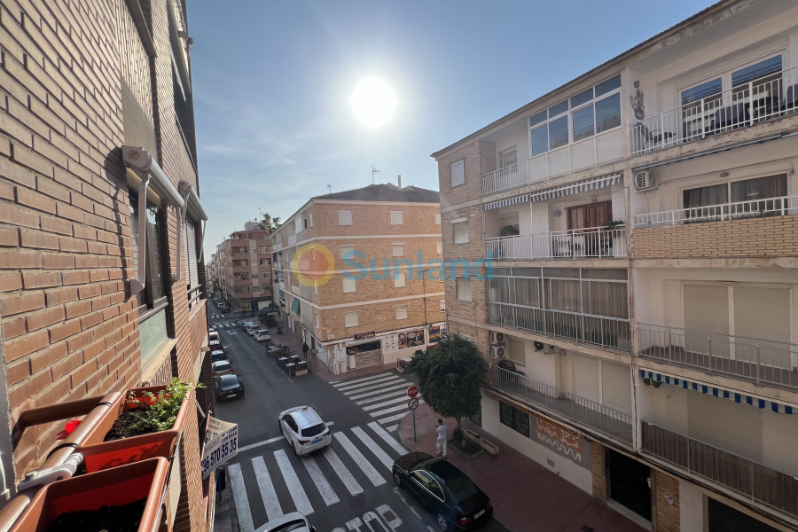 Resale - Apartamento - Torrevieja - Centro