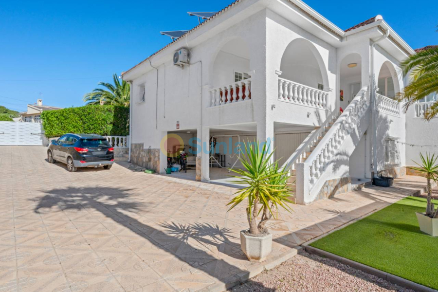 Resale - Villa - Ciudad Quesada