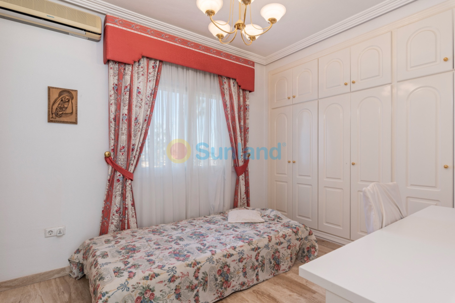 Вторичка - Bилла - Ciudad Quesada - Doña Pepa