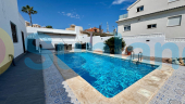 Segunda mano - Chalet - Torrevieja - Los Altos*