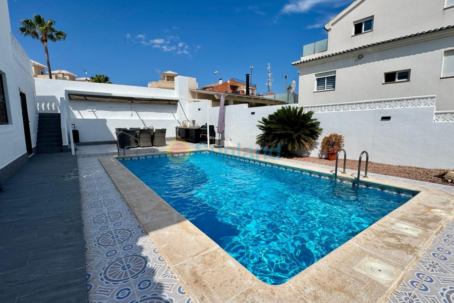Segunda mano - Chalet - Torrevieja - Los Altos*