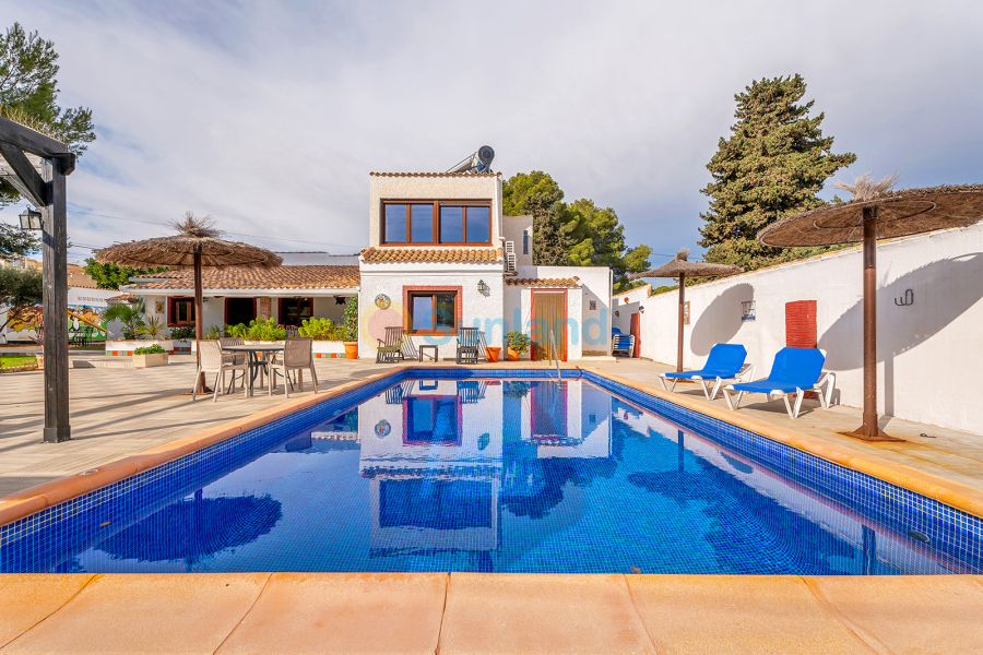 Resale - Villa - Orihuela Costa - Lomas De Cabo Roig