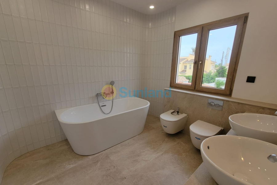Resale - Villa - Orihuela Costa - 