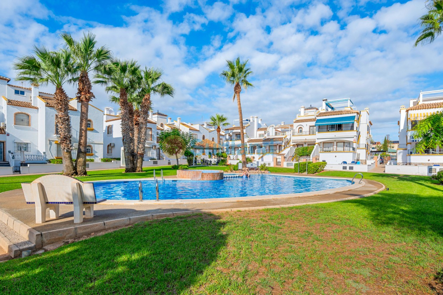 Resale - Villa - Orihuela Costa - Los Dolses