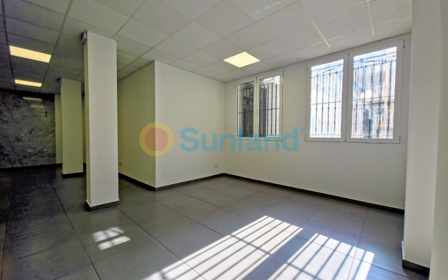 Commercial - Använda fastigheter - Torrevieja - Centro