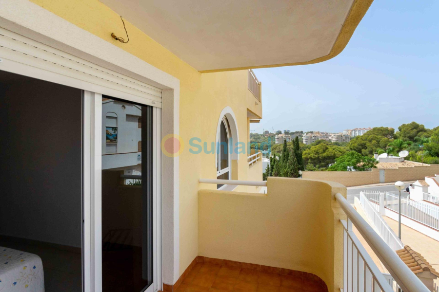 Resale - Apartment - Orihuela Costa - Campoamor