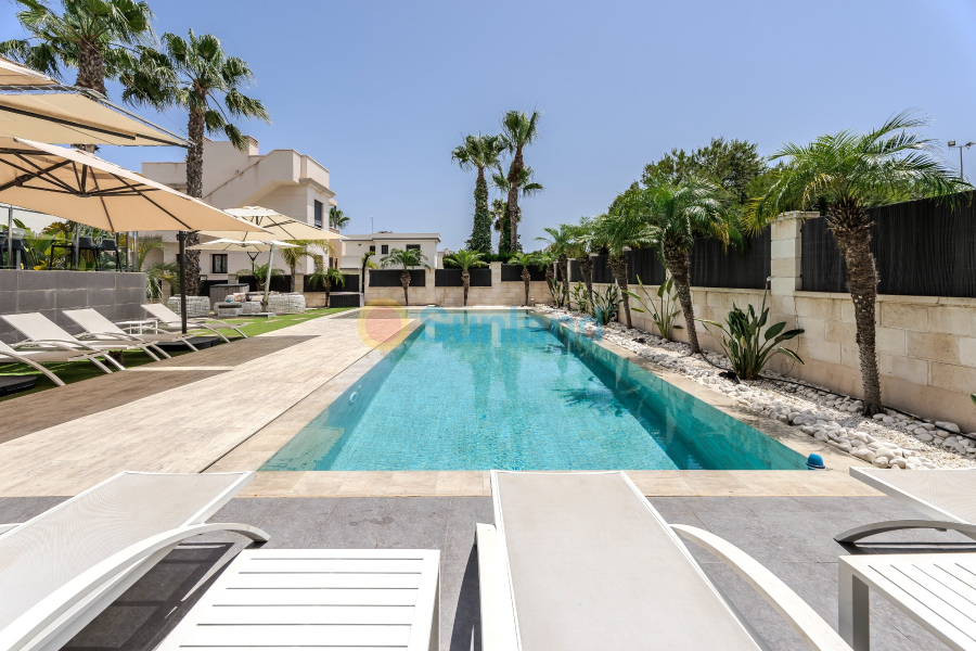Segunda mano - Chalet - Orihuela Costa - La Zenia
