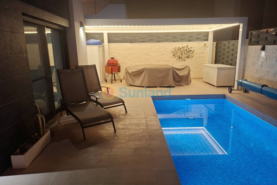 Använda fastigheter - Villa - Ciudad Quesada - Pueblo Bravo