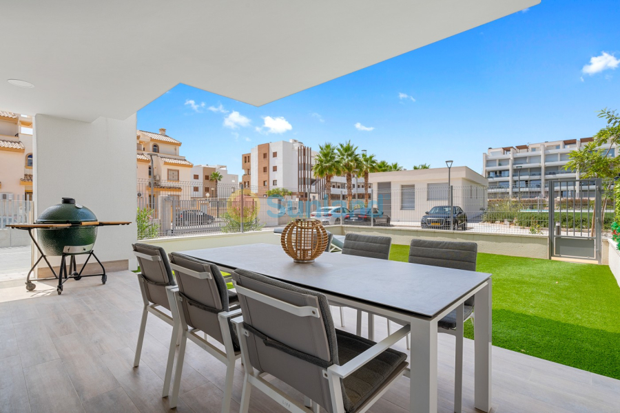 Resale - Apartment - Orihuela Costa - Villamartin