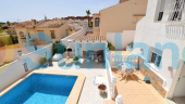 Resale - Villa - Orihuela Costa - Villamartin