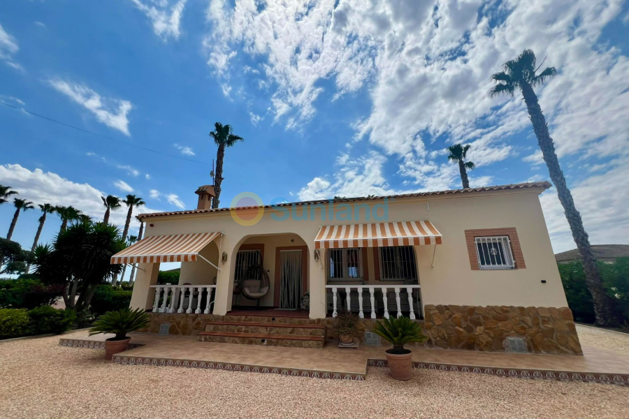 Resale - Country house - Orihuela