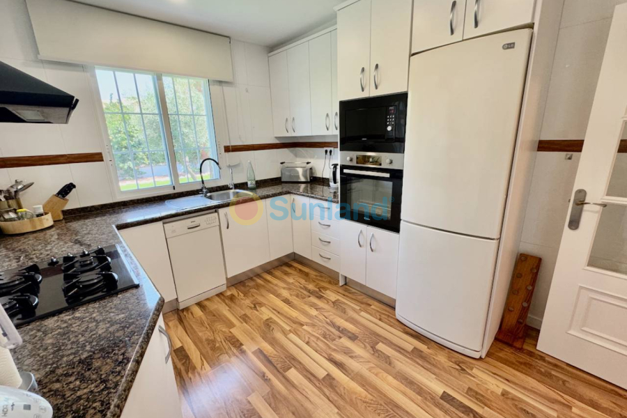 Resale - Country house - Torrellano