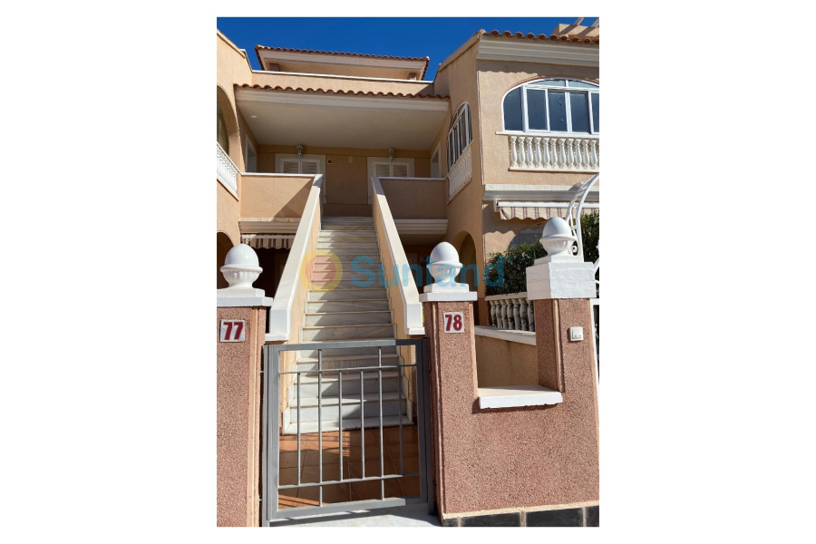 Resale - Apartment - Punta Prima - 