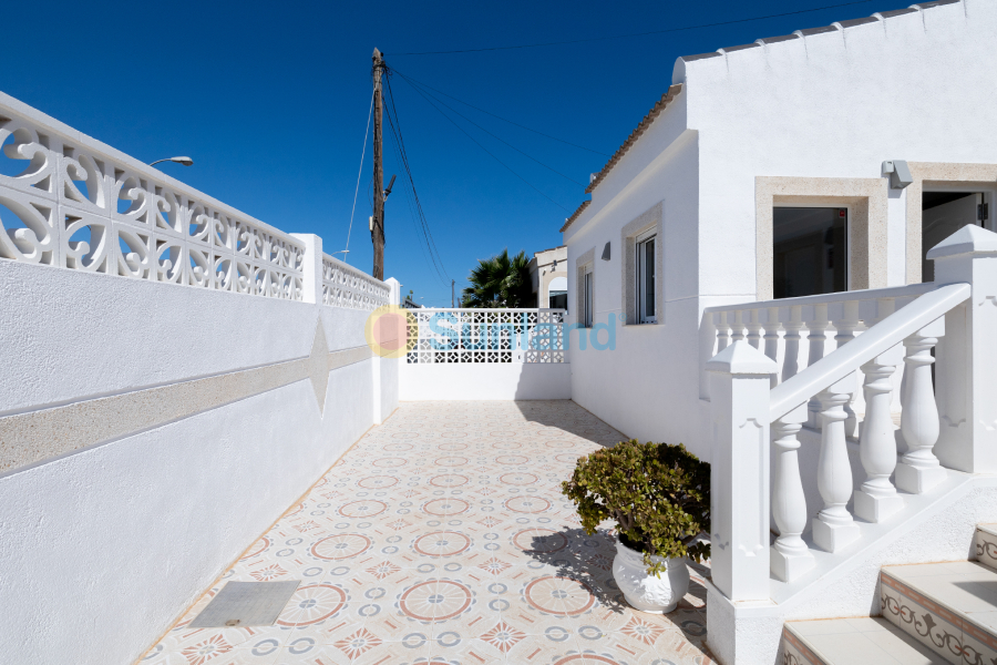 Resale - Villa - Torrevieja - San Luis