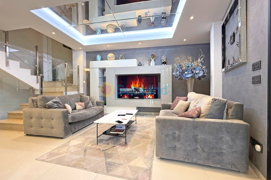 Använda fastigheter - Villa - Orihuela Costa - Villamartin
