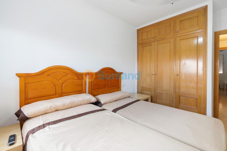 Resale - Apartment - Orihuela Costa - Campoamor