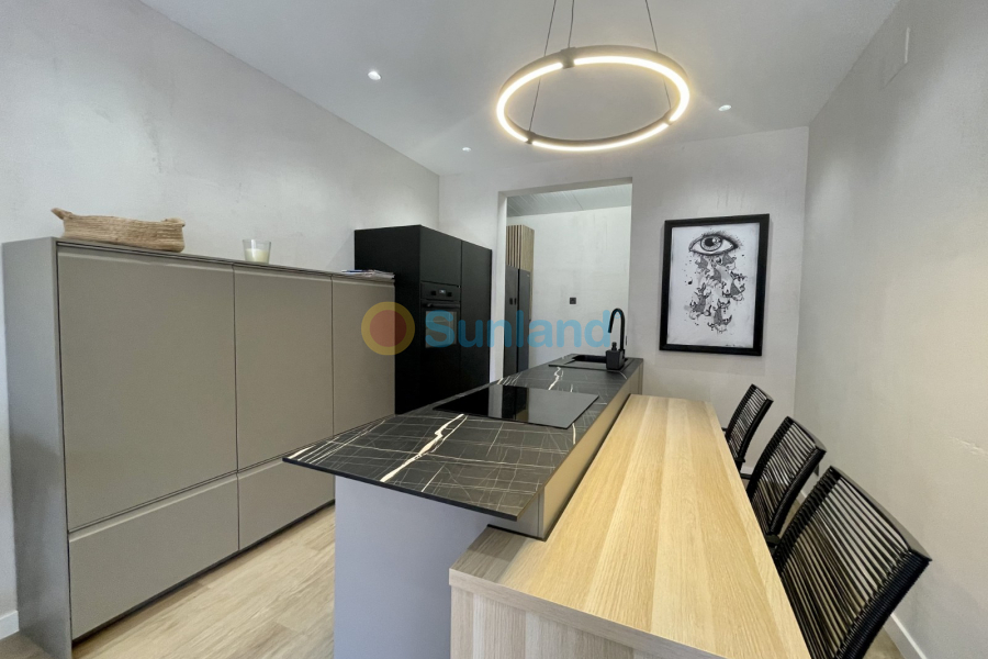 Вторичка - Bилла - Torrevieja - Nueva Torrevieja - Aguas Nuevas