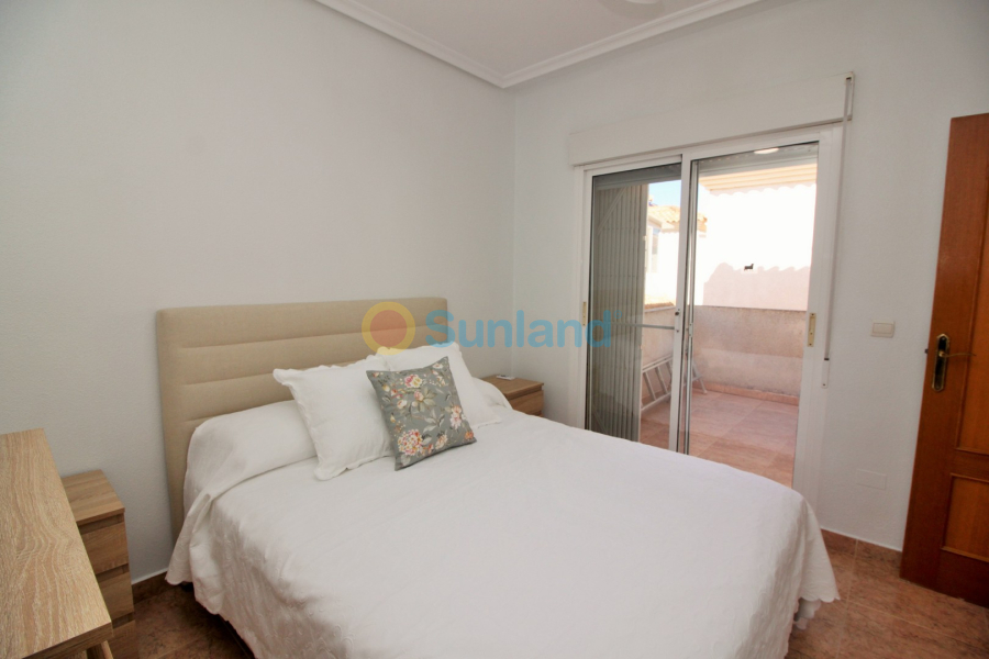 Använda fastigheter - Villa - Playa Flamenca