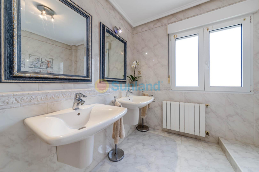 Resale - Villa - San Javier - 