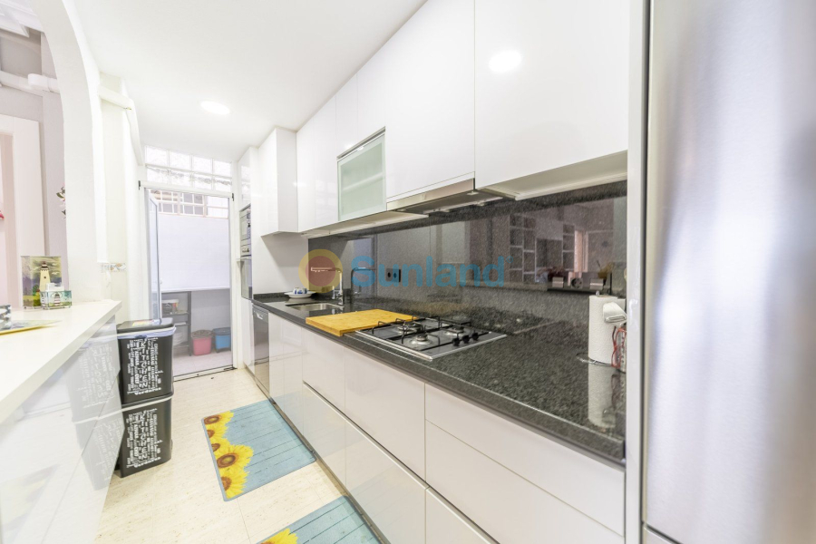 Resale - Apartamento - Torrevieja - La Mata