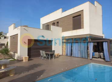 Villa - Resale - Torrevieja - Aguas Nuevas