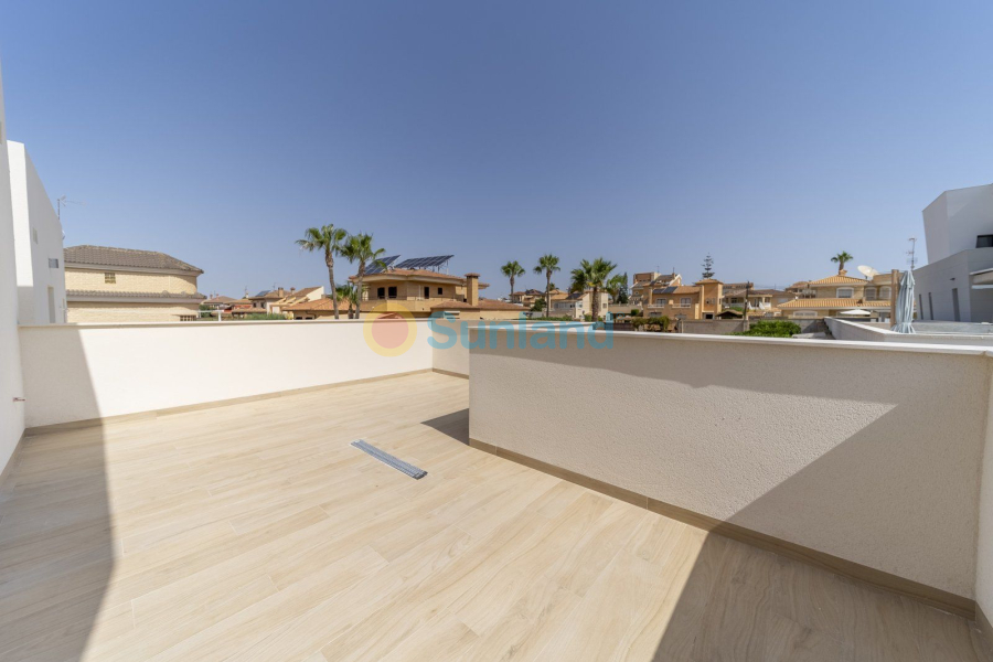 Resale - Villa - Torrevieja - Aguas Nuevas