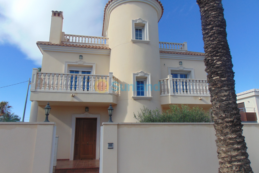 Resale - Villa - Orihuela Costa - Cabo Roig