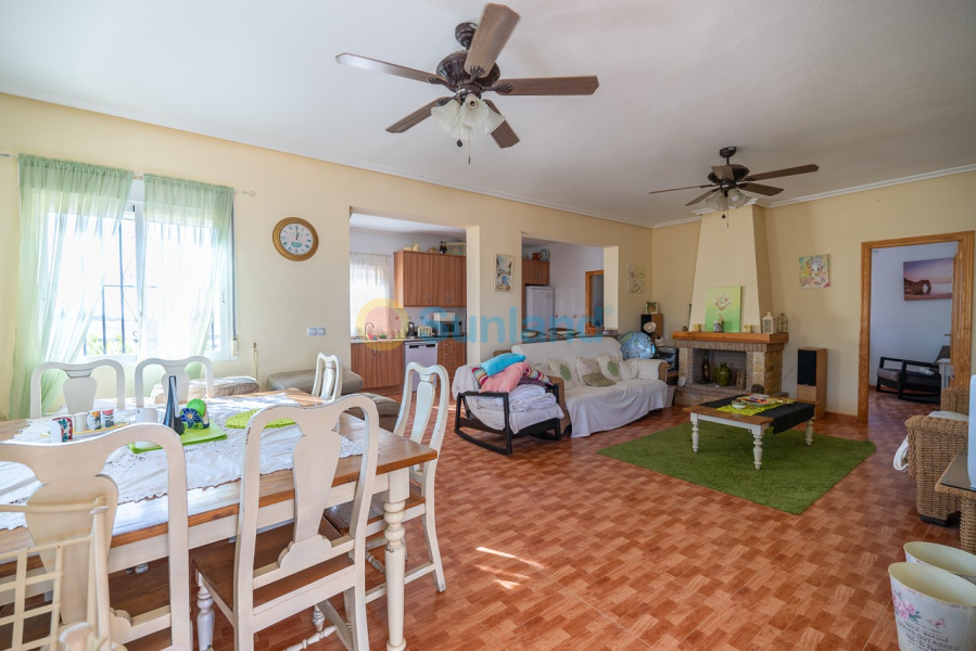 Resale - Villa - Cañada Del Trigo