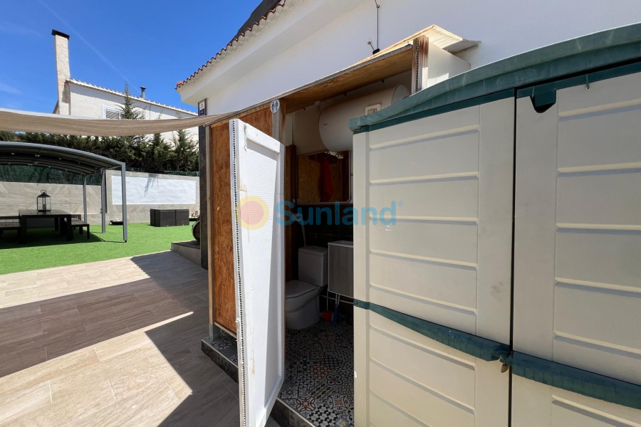 Resale - Villa - Torrevieja - 