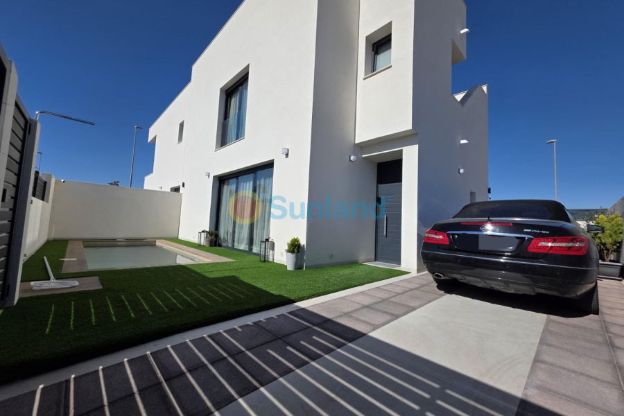 Segunda mano - Chalet - Benijofar