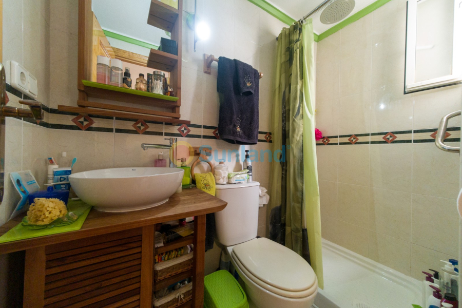 Resale - Apartment - Torrevieja - Torrevieja Centro