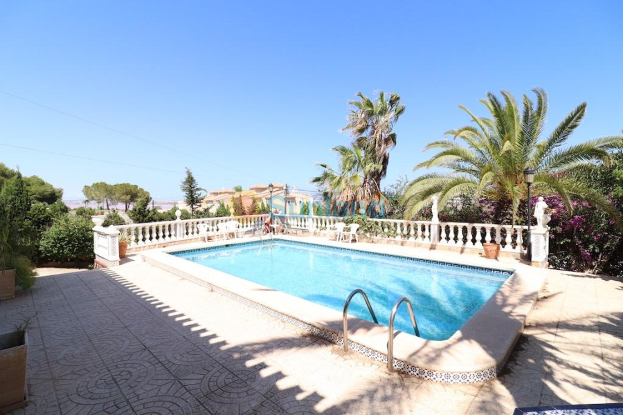 Använda fastigheter - Villa - Torrevieja - Los Balcones