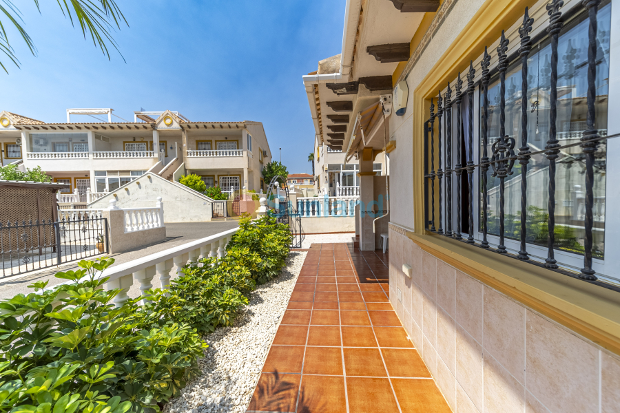 Resale - Casa de Pueblo - Orihuela Costa - La Regia