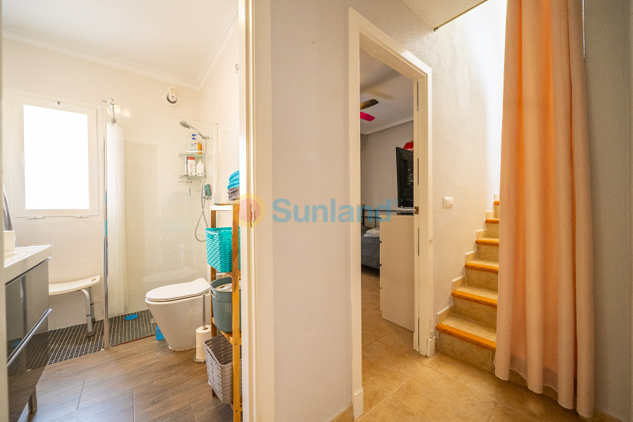Resale - Casa de Pueblo - Torrevieja - Aguas Nuevas