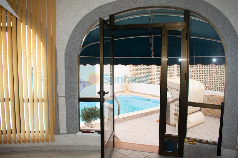 Segunda mano - Chalet - Torrevieja