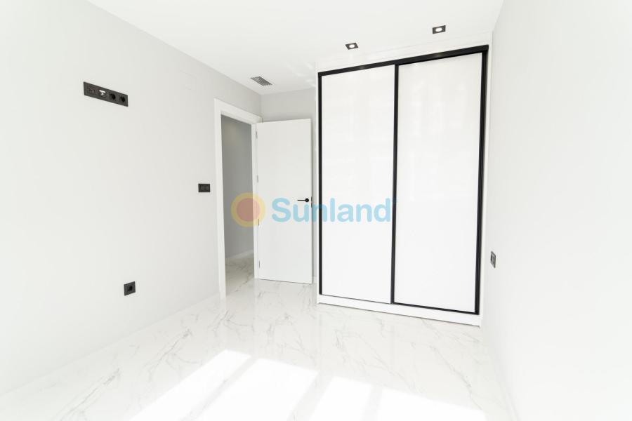 Nueva construcción  - Chalet - Orihuela Costa - Punta Prima